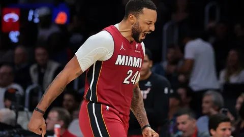 埃基蒂克生日快乐！效仿姆巴佩独特庆祝，热刺新星闪耀绿茵场